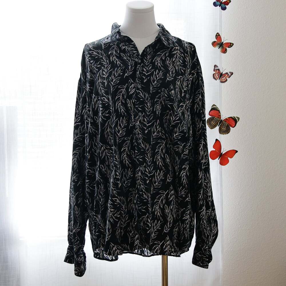 Perry Ellis Women's Silk Button-down blouse size L